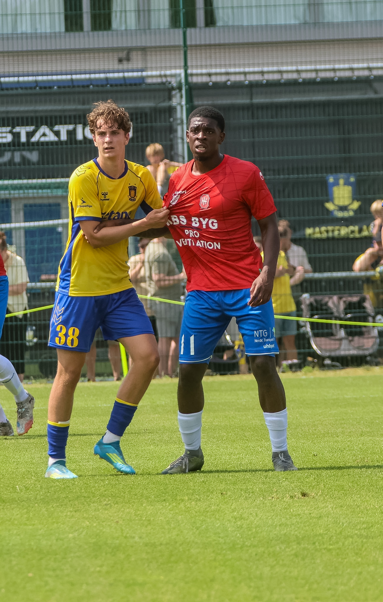 Donavan Bagou i fodboldkamp